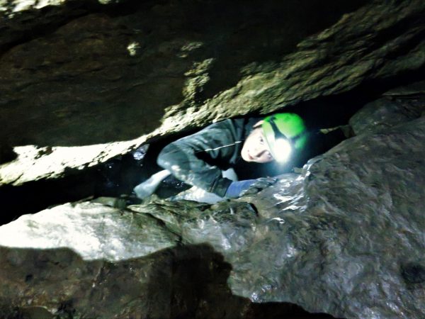 Höhle 2